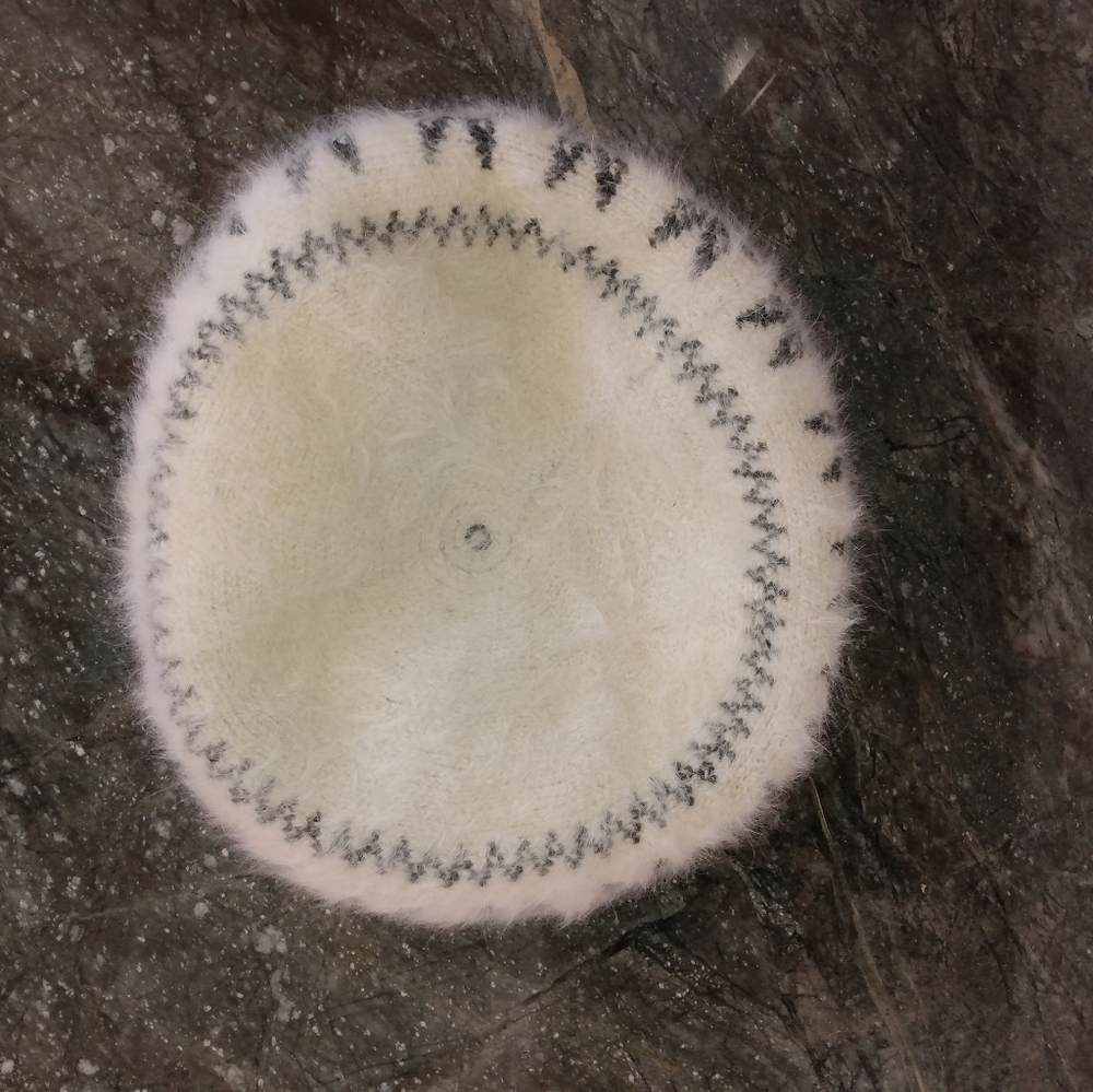 Like New, Angora Rabbit Fur Knit Winter Beret - Picture 12 of 16